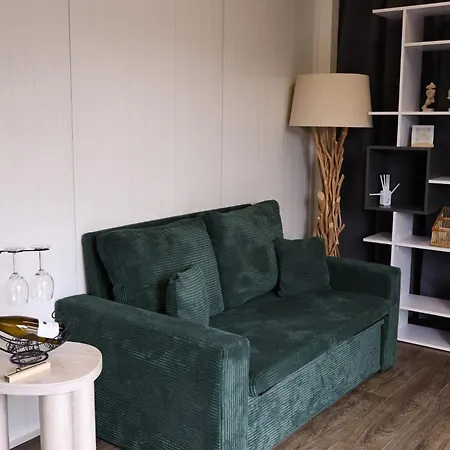 Glamping L Tiny , 2ferienhaeuser Mit Stillvolles Design Und Hohem Komfort Sauna Hot Tub Platten
