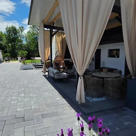 Glamping L Tiny , 2ferienhaeuser Mit Stillvolles Design Und Hohem Komfort Sauna Hot Tub Landhuis *