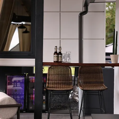 Glamping L Tiny , 2ferienhaeuser Mit Stillvolles Design Und Hohem Komfort Sauna Hot Tub * Platten